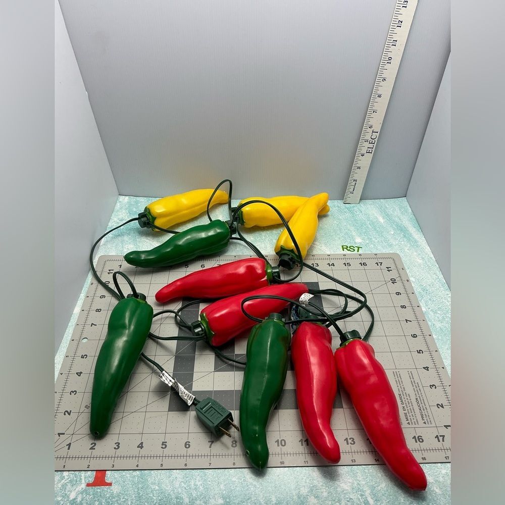 Festive Chili Pepper String Lights 12‎ ft